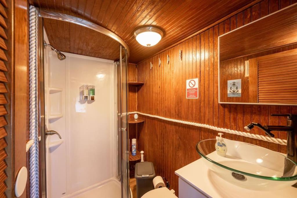 Beautiful Houseboat In Key West Hotel Exterior photo